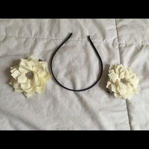 Head band with 2 silk flowers